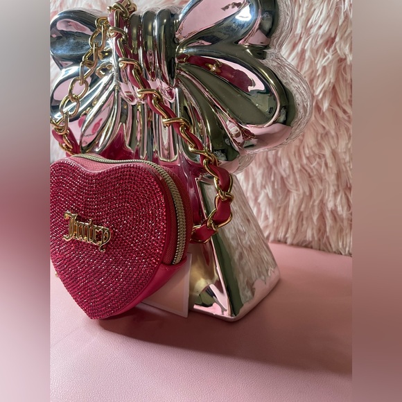 Juicy Couture Rhinestone Heart Belt Bag - Picture 3 of 13